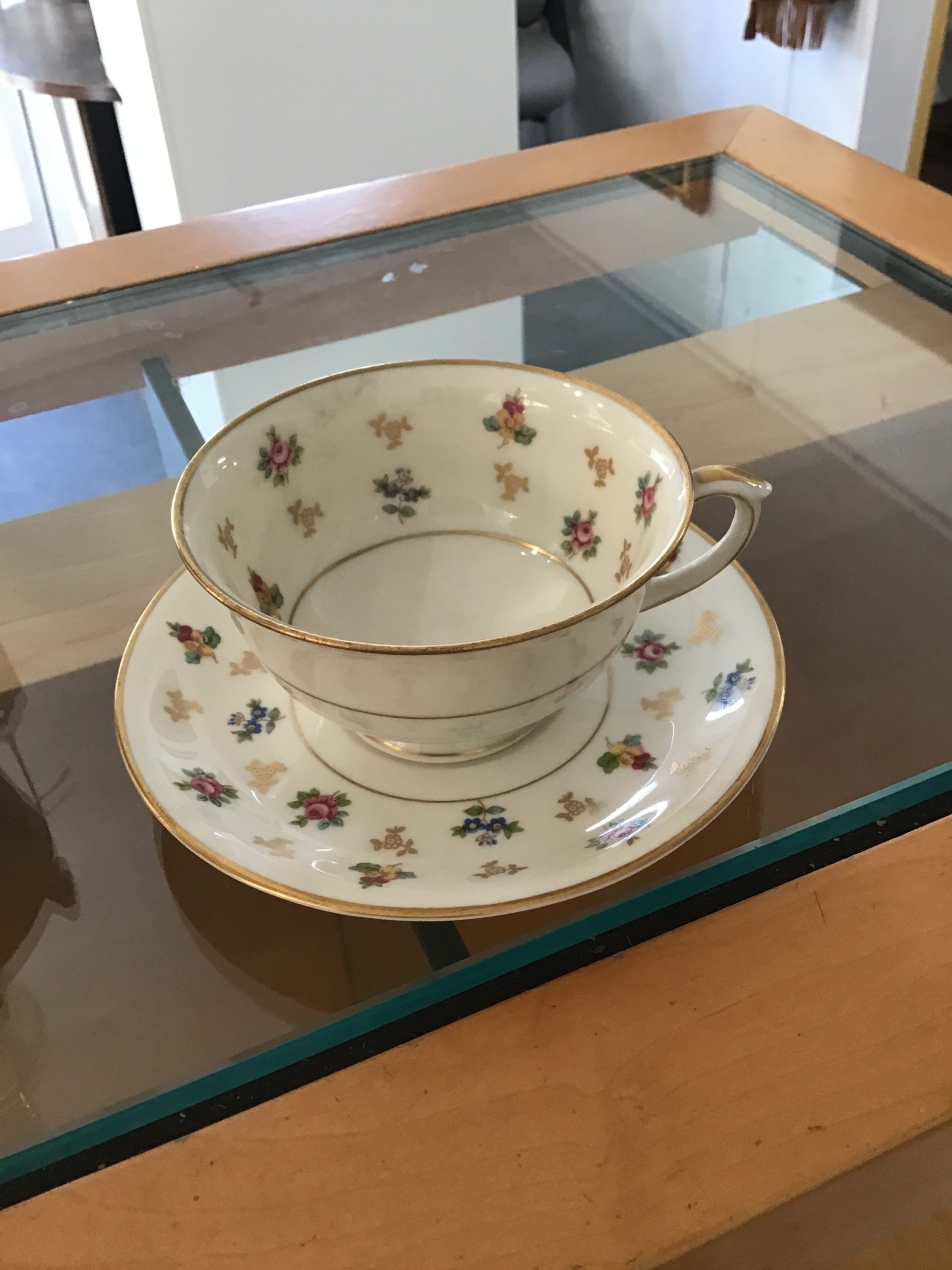 Tea Cup & Saucer Set